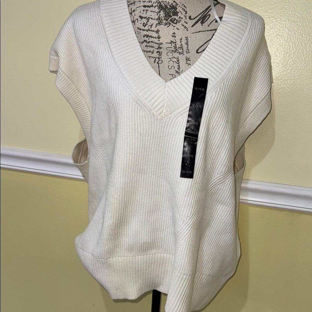 Banana Republic Elegant White Sweater Vest size XL/XXL